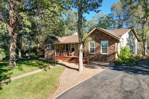 Photo of 19650 Russell Lane, Cottonwood, CA 96022 (MLS # 26-430)