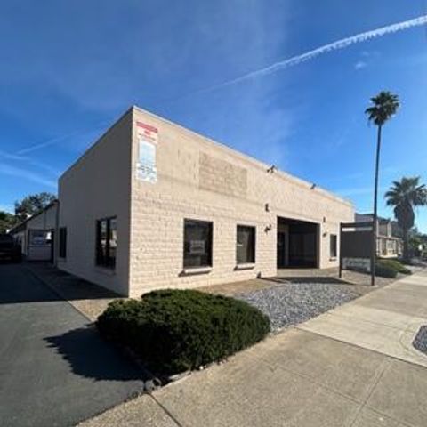 Photo of 1620 E Cypress Avenue #6, Redding, CA 96002 (MLS # 26-1272)