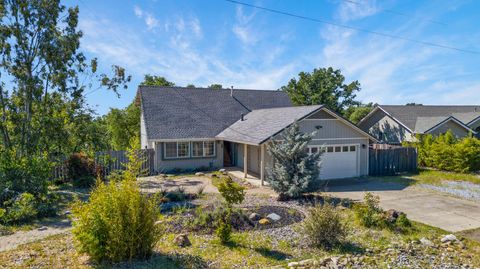 Photo of 22153 Oak Run Place, Cottonwood, CA 96022 (MLS # 26-1508)