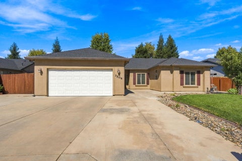 Photo of 3504 Humbug Drive, Anderson, CA 96007 (MLS # 26-5609)