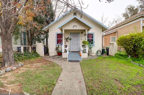 Photo of 728 Lincoln Street, Red Bluff, CA 96080 (MLS # 25-5350)