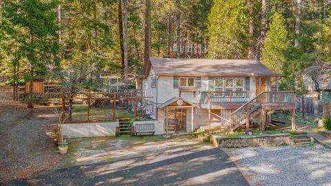 Photo of 30684 Crag View Drive, Dunsmuir, CA 96025 (MLS # 26-21)