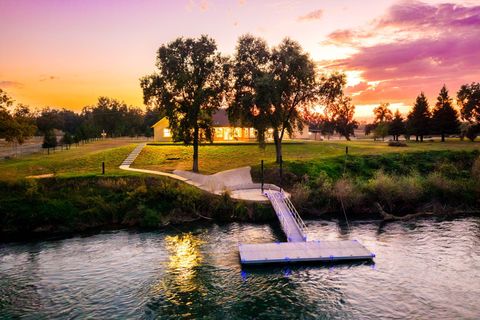 Photo of 22894 Blue Jay Lane, Anderson, CA 96007 (MLS # 25-4583)