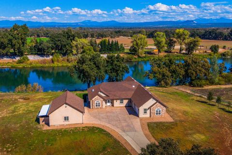 Photo of 22894 Blue Jay Lane, Anderson, CA 96007 (MLS # 25-4583)