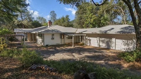 Photo of 19782 N Old Oregon Trail, Redding, CA 96003 (MLS # 26-569)