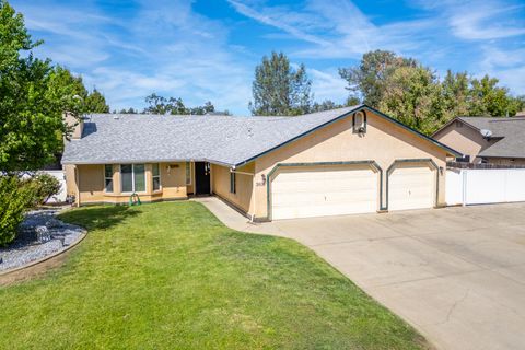 Photo of 2638 Evergreen Way, Redding, CA 96001 (MLS # 26-3556)