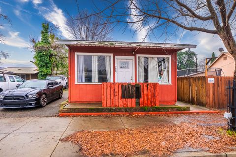 Photo of 7884 CA-99, Los Molinos, CA 96055 (MLS # 26-1049)