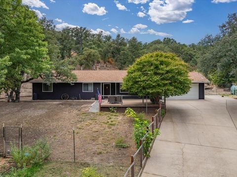 Photo of 8754 Maynard Road, Palo Cedro, CA 96073 (MLS # 26-3386)
