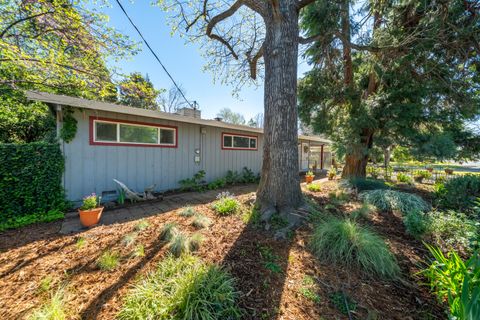 Photo of 3081 Henderson Road, Redding, CA 96002 (MLS # 26-1150)