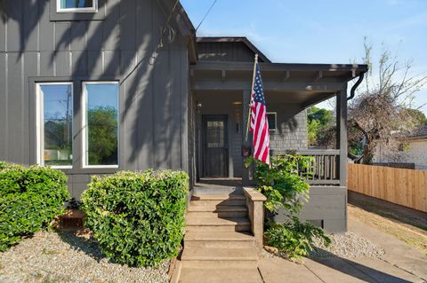 Photo of 2036 Placer Street, Redding, CA 96001 (MLS # 26-1175)