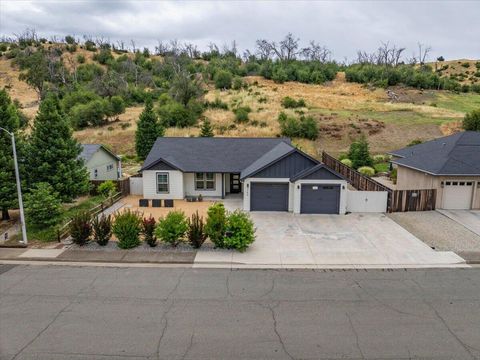 Photo of 3164 Harlan Drive, Redding, CA 96003 (MLS # 26-2576)
