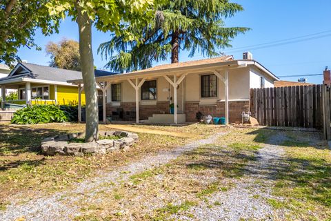 Photo of 1012 State Street, Redding, CA 96001 (MLS # 26-1810)