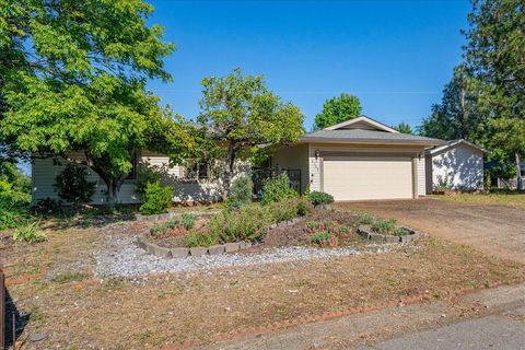 Photo of 6909 Granada Drive, Redding, CA 96002 (MLS # 26-2195)