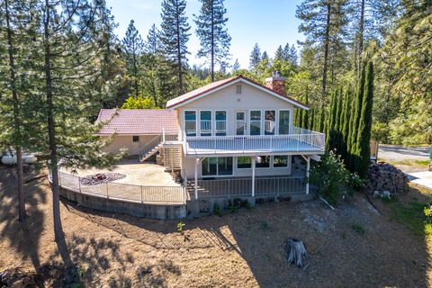 Photo of 19985 Northwoods Drive, Lakehead, CA 96051 (MLS # 26-1600)