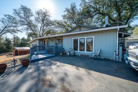 Photo of 15799 Nauvoo Trail, Redding, CA 96001 (MLS # 26-5351)