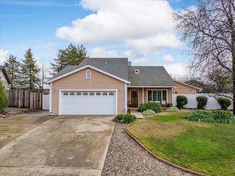Photo of 4395 Carlow Way, Redding, CA 96001 (MLS # 26-169)