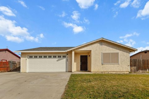 Photo of 2180 Gentry Way, Red Bluff, CA 96080 (MLS # 26-355)