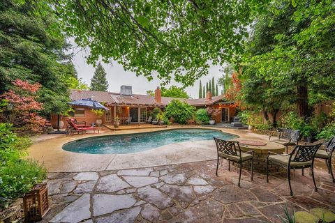 Photo of 16476 Plateau Circle, Redding, CA 96001 (MLS # 26-1841)