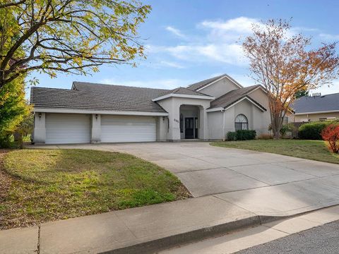 Photo of 2132 Hope Lane, Redding, CA 96003 (MLS # 25-5071)