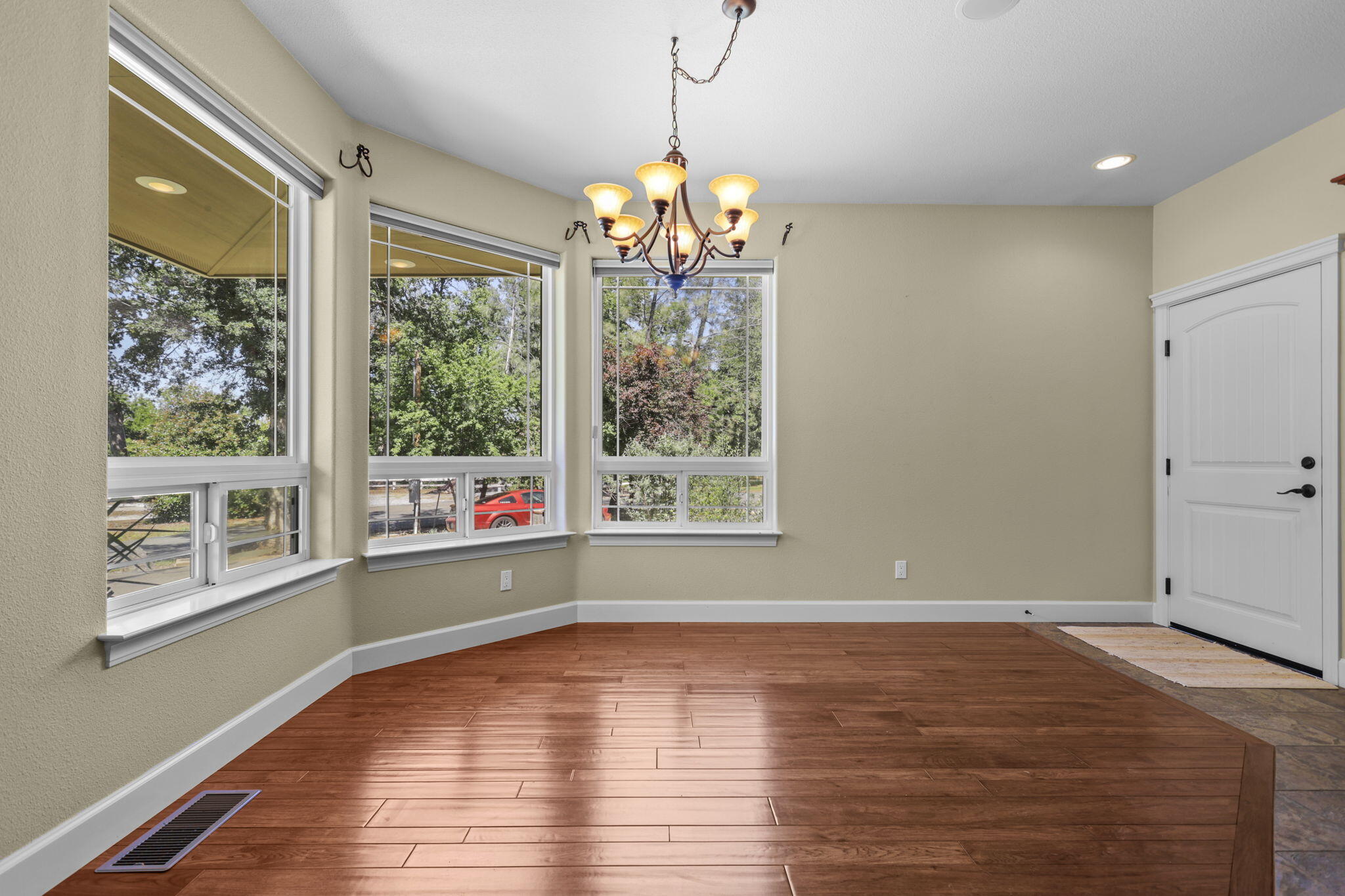 11671 Mae Lane