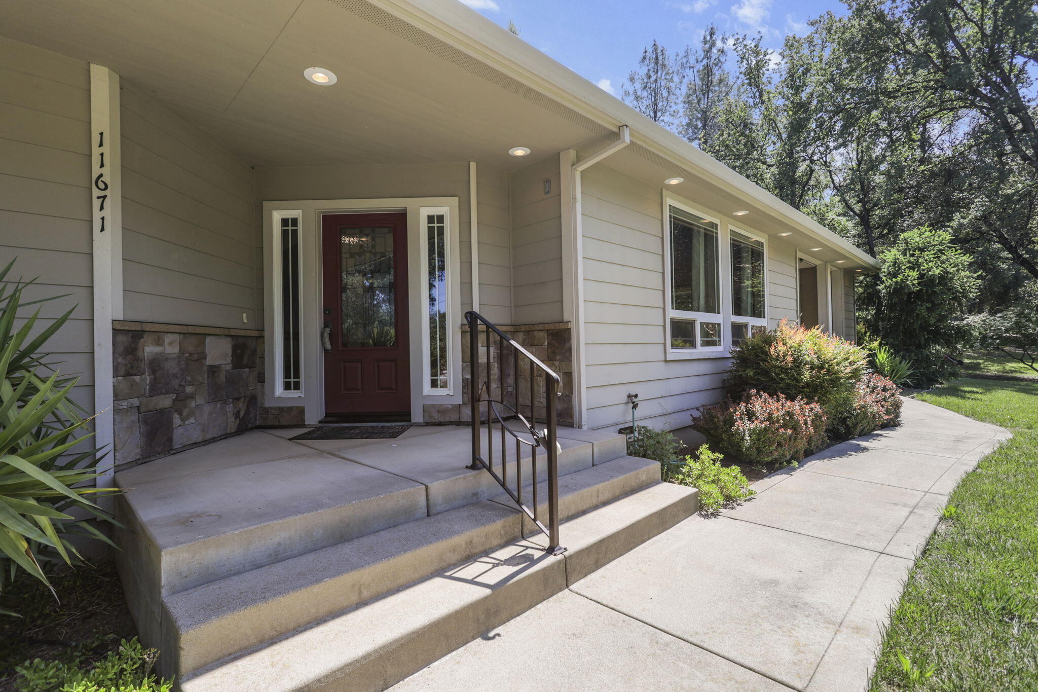 11671 Mae Lane