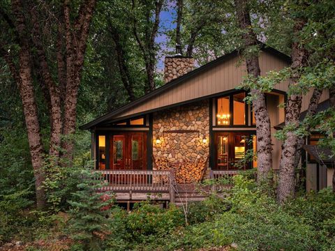 Photo of 815 Quail Court, McCloud, CA 96057 (MLS # 25-4002)