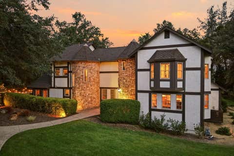 Photo of 19177 Hollow Lane, Redding, CA 96003 (MLS # 26-3881)