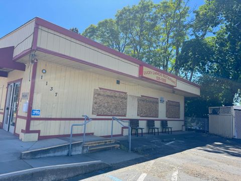 Photo of 1137 Walnut Street, Red Bluff, CA 96080 (MLS # 26-1516)