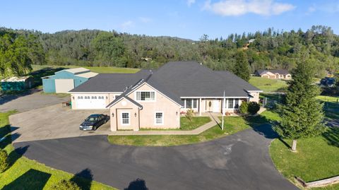 Photo of 14440 Sea Biscuit Court, Redding, CA 96003 (MLS # 26-1314)