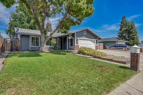 Photo of 6661 El Camino Drive, Redding, CA 96001 (MLS # 26-2964)