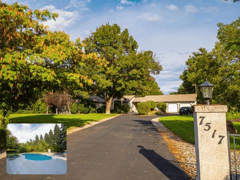 Photo of 7517 Villa Court, Redding, CA 96002 (MLS # 25-4628)
