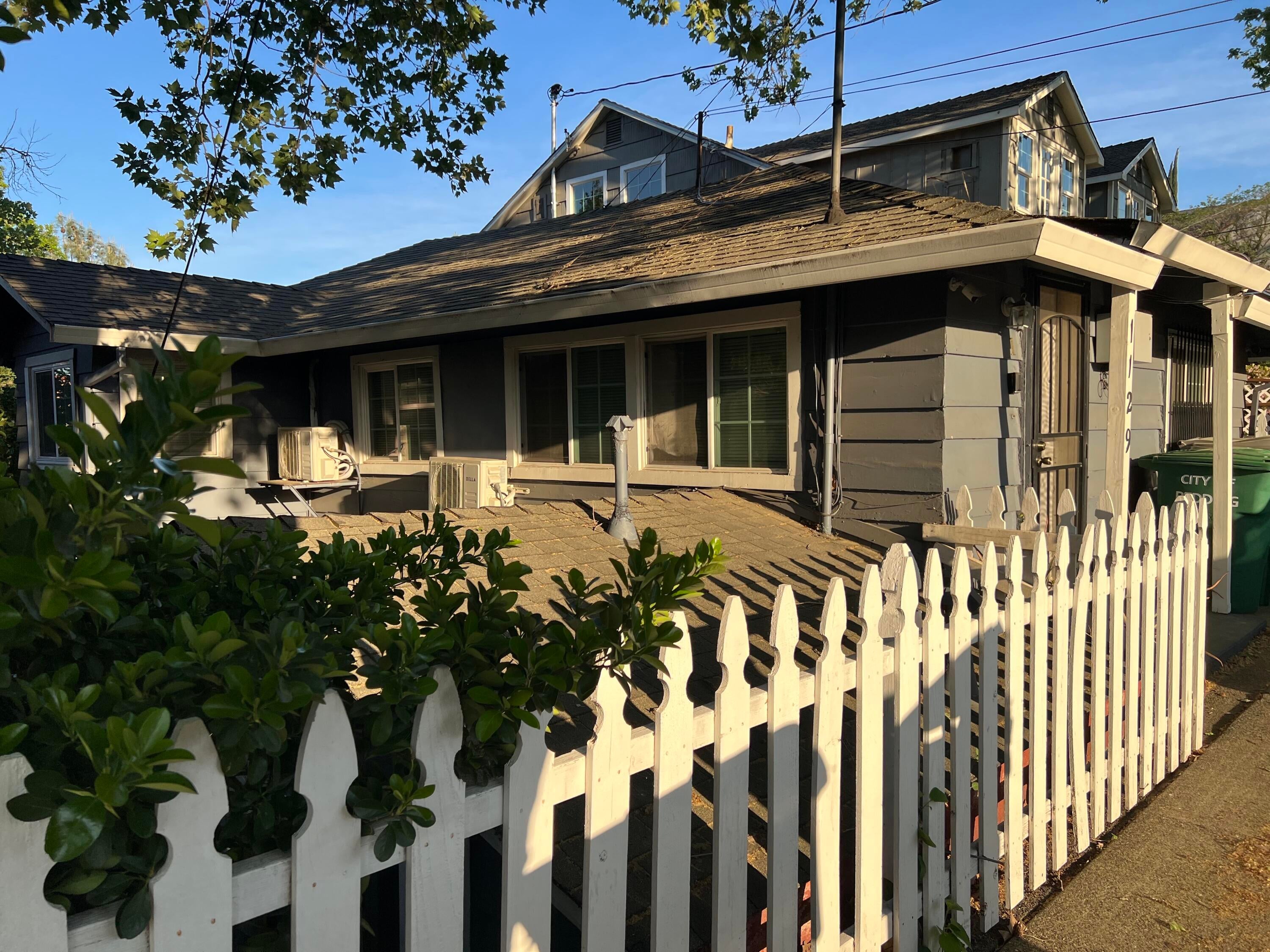1129 Magnolia Avenue