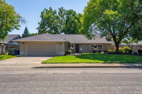Photo of 6518 Mullen Parkway, Redding, CA 96001 (MLS # 25-4553)