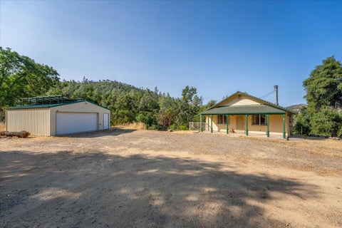 Photo of 8550 Muletown Road, Redding, CA 96001 (MLS # 26-3581)