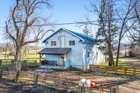 Photo of 45887 Pittville Rd, McArthur, CA 96056 (MLS # 26-336)