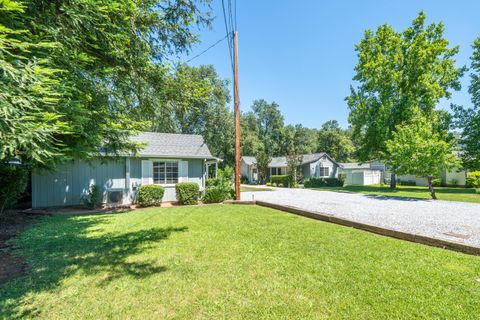 Photo of 2470 Sacramento Street, Redding, CA 96001 (MLS # 26-2479)