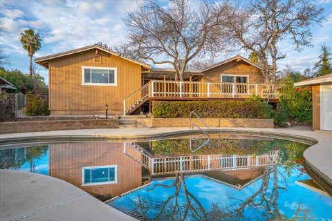 Photo of 3345 Golden Heights Drive, Redding, CA 96003 (MLS # 25-5445)