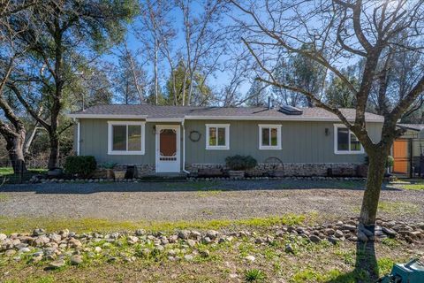 Photo of 16150 Jellys Ferry Road, Red Bluff, CA 96080 (MLS # 26-636)