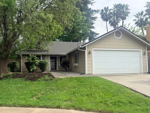 Photo of 13 Knotts Glen Court, Chico, CA 95926 (MLS # 26-1374)