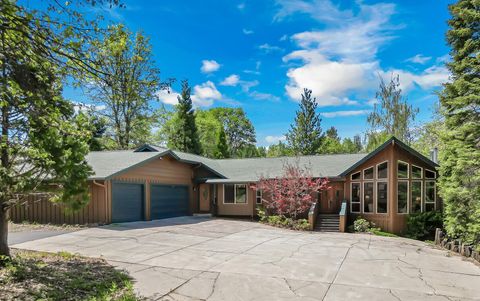 Photo of 509 Jefferson DR, Mount Shasta, CA 96067 (MLS # 26-2523)
