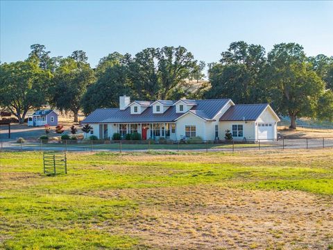 Photo of 15775 Red Bank Road, Red Bluff, CA 96080 (MLS # 25-3362)
