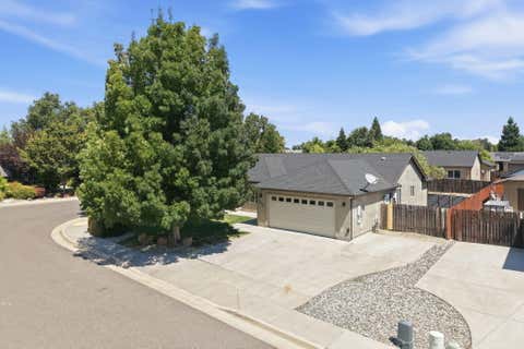 Photo of 3537 Bellerock Drive, Anderson, CA 96007 (MLS # 26-3873)