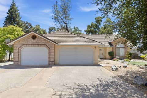 Photo of 3715 Eagle Parkway, Redding, CA 96001 (MLS # 26-3664)