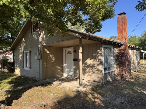 Photo of 1785 Brigman Street, Anderson, CA 96007 (MLS # 26-2120)