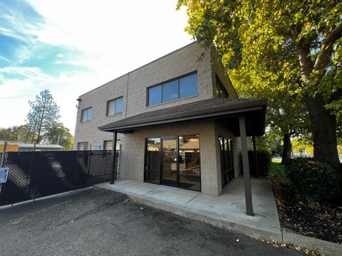 Photo of 5163 Eastside Road, Redding, CA 96001 (MLS # 25-5518)