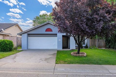 Photo of 2539 Yana Avenue, Redding, CA 96002 (MLS # 26-1683)