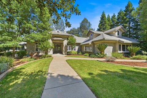 Photo of 13457 Tierra Heights Road, Redding, CA 96003 (MLS # 26-2465)