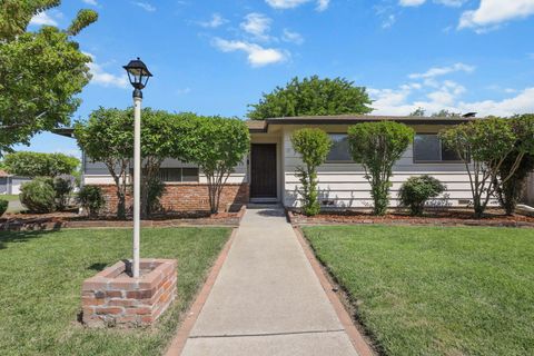 Photo of 6439 Kimberly Drive, Redding, CA 96001 (MLS # 26-2152)
