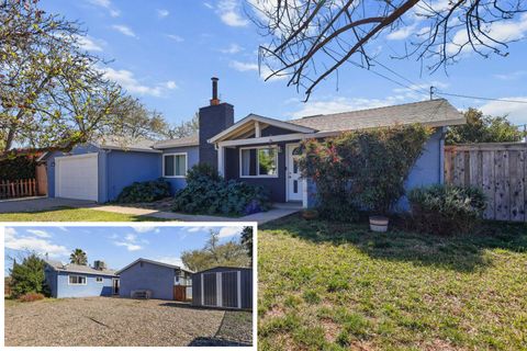 Photo of 2455 Belladonna Street, Redding, CA 96002 (MLS # 26-1115)