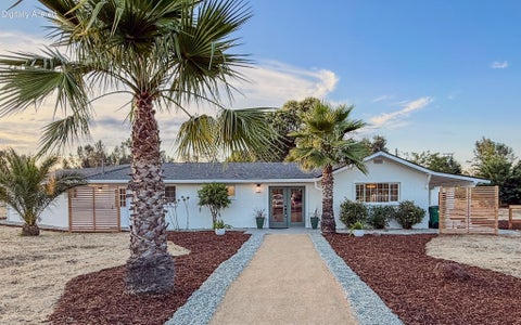 Photo of 17908 Strawberry Lane, Anderson, CA 96007 (MLS # 26-3053)